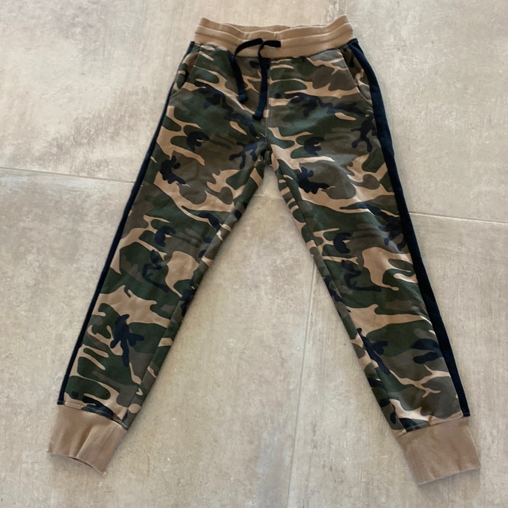 Guess camo sweat pants